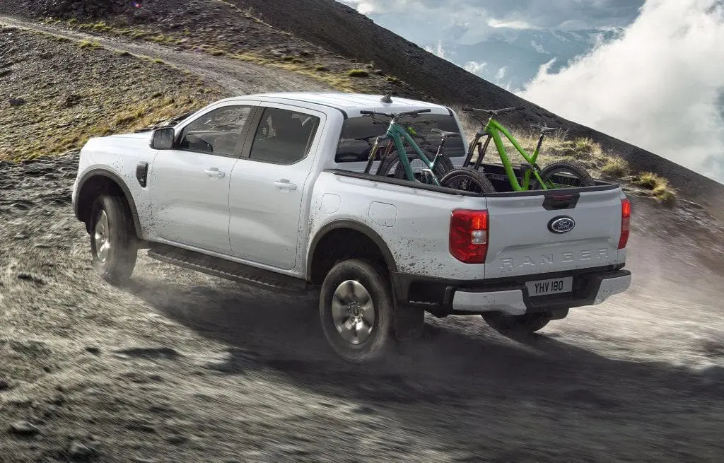 Ranger ladbar hybrid med eget system for kjøring i terreng