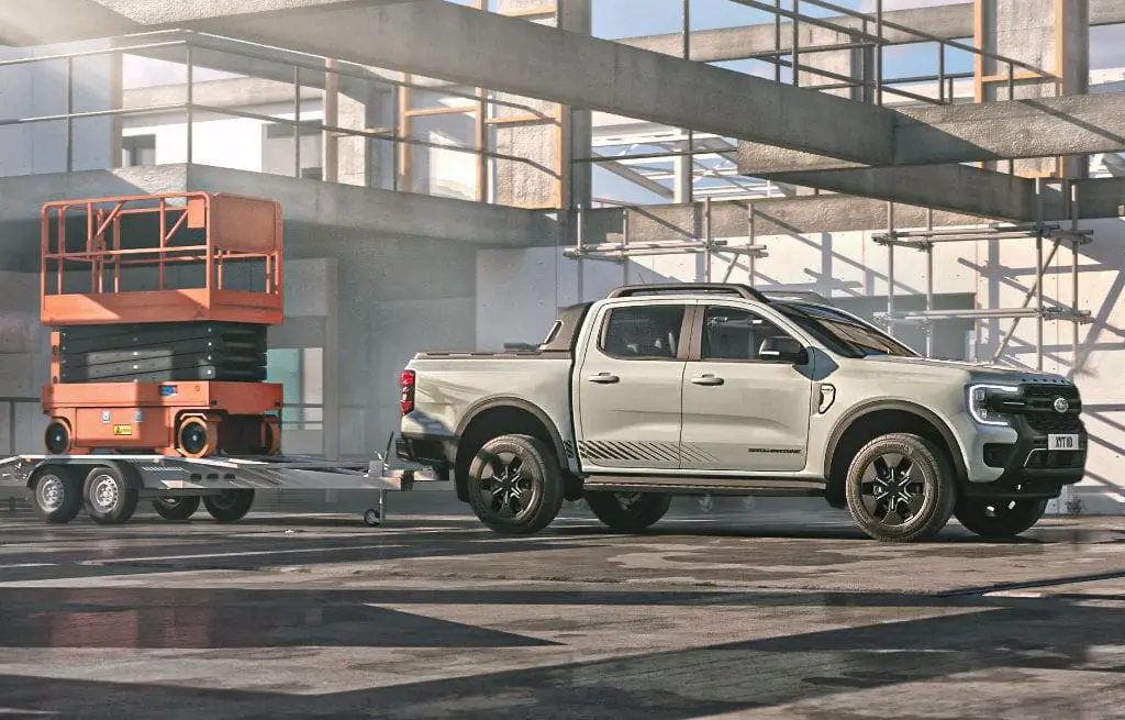 Europas første ladbare hybrid-pickup Hengerkapasitet på opptil 3500 kg